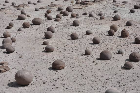 As formações esféricas da Cancha de Bochas no Parque Provincial Ischigualasto, na Argentina